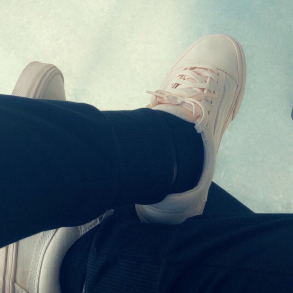 Vans - Picture 2 of 4